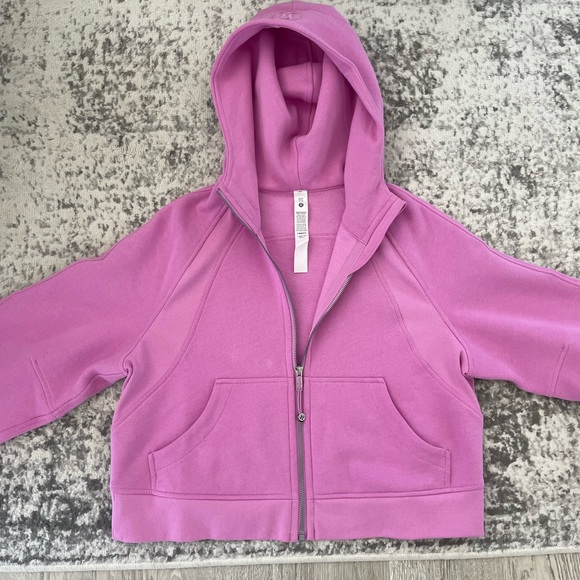 Lululemon full zip semi cropped hoodie. Size xs-sm. - Picture 2 of 9